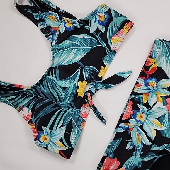 OLD NAVY HAWAIIAN BATHING SUIT SIZE S (6-7) - Picture 2 of 7